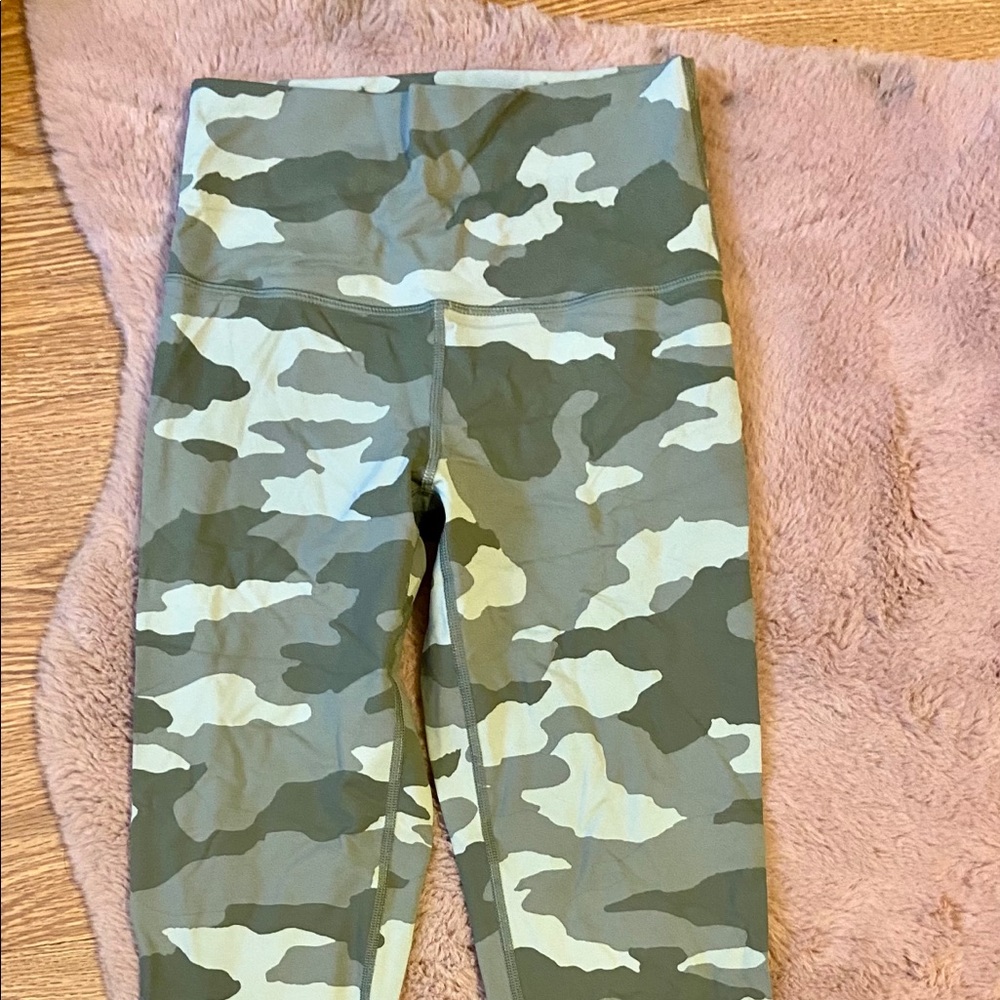Aerie Camo leggings S